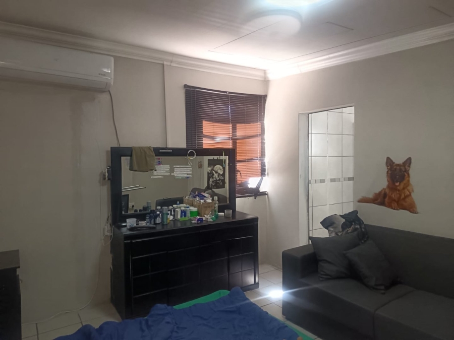 4 Bedroom Property for Sale in Herlear Northern Cape